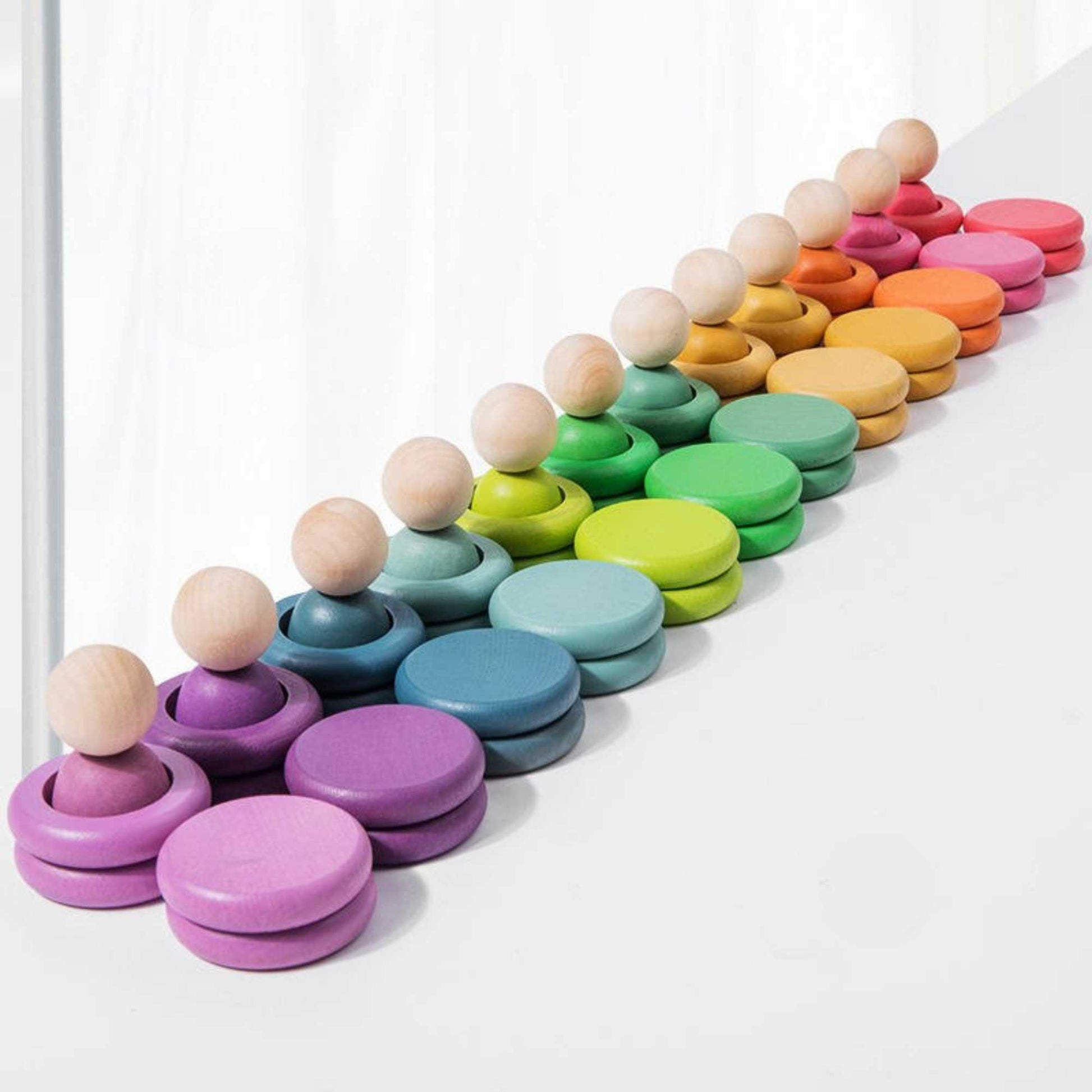 Anillos Apilables con muñequitos Montessori