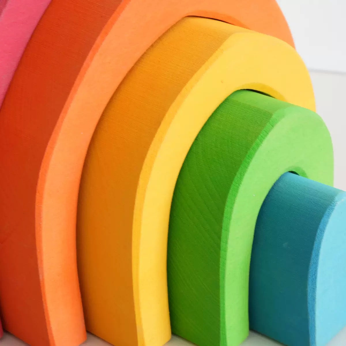 Arcoíris Casa Montessori de Madera