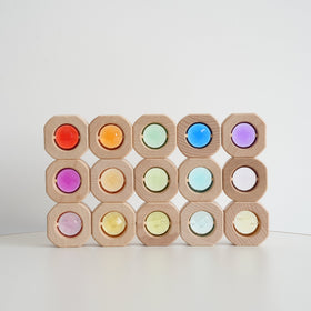 Bloques de Madera con Gemas de Colores – Juego Sensorial Montessori