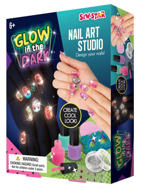 Estudio de Arte de Uñas Glow in the Dark