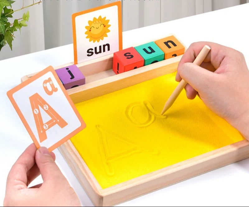 Juego Educativo Montessori de Madera con Bandeja de Arena, Letras y Tarjetas