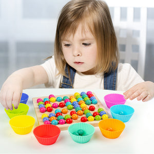 Juego de Pinzas con Bolitas de Colores Montessori