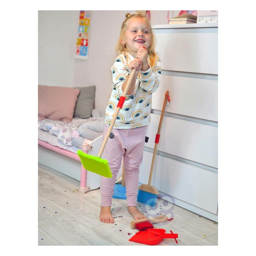 Set de Limpieza Infantil con Base de Madera – 6 Piezas