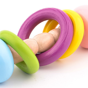 Sonajero de Madera para Bebés con Aros de Colores – Juguete Sensorial Montessori
